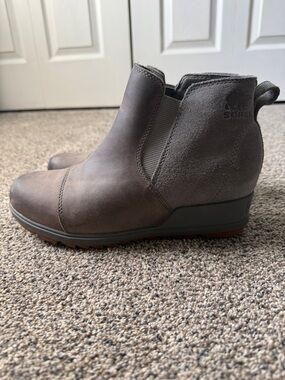 Sorel Women's Grey Suede Chelsea Wedge Boot